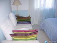 La chambre avec le lit simple cliquez ici pour agrandir les photos de cette location à la_ciotat